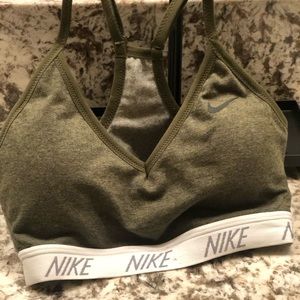 New Nike sports bra✔️◾️🟢